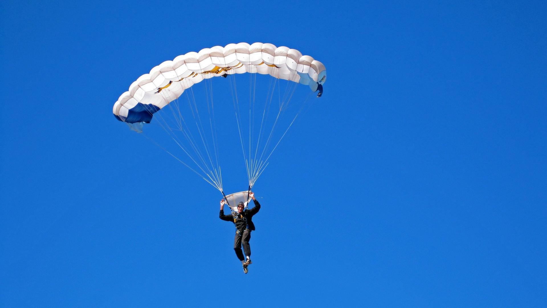 可持续材料在赛车制造中的创新应用，可持续的材料有哪些